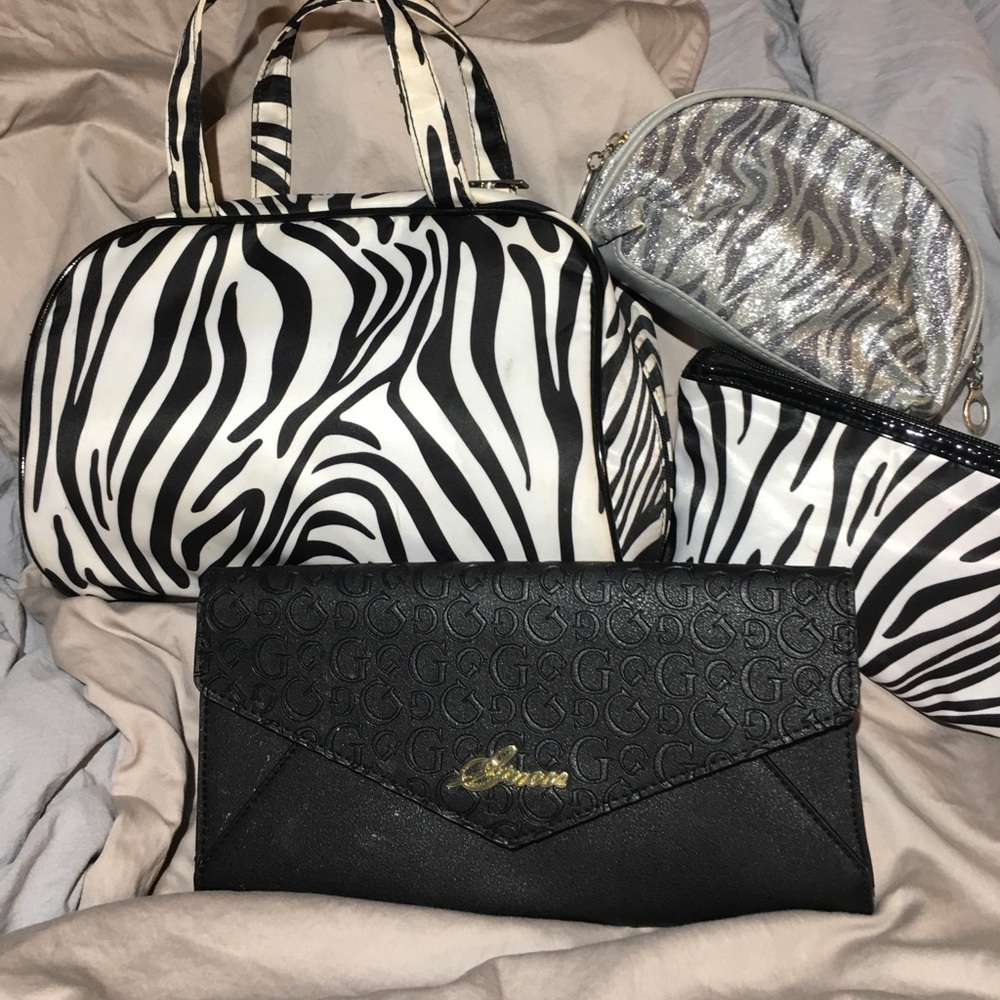 Guess clutch w/3 additional bags.